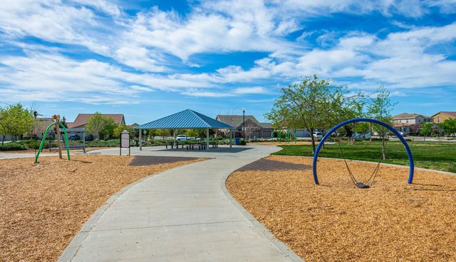 2064 Somers St, Roseville, CA 95747