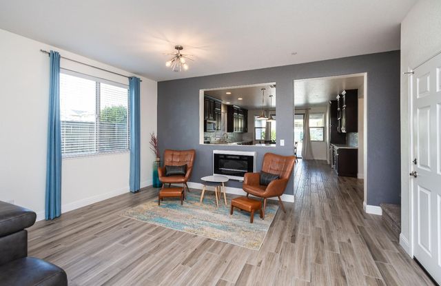 2064 Somers St, Roseville, CA 95747