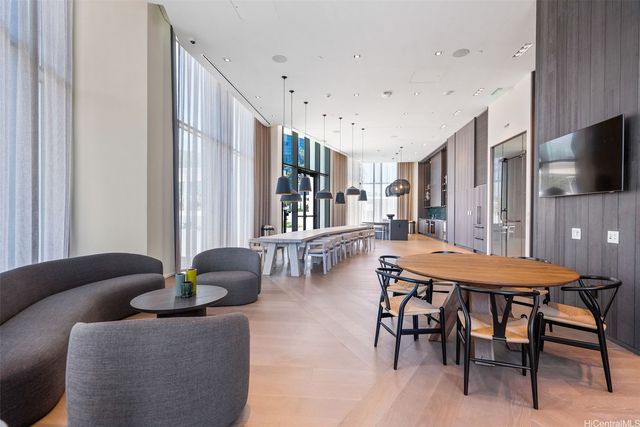 1000 Auahi Street 733, Honolulu, HI 96814