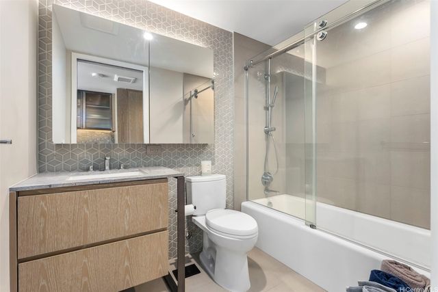 1000 Auahi Street 733, Honolulu, HI 96814