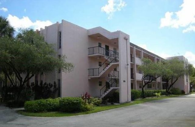 485 N Pine Island Road 201A, Plantation, FL 33324