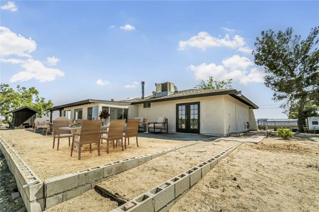 11694 Pepper, Hesperia, CA 92345