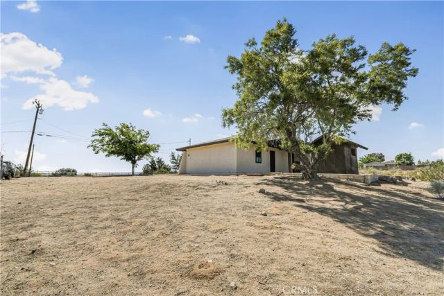 11694 Pepper, Hesperia, CA 92345