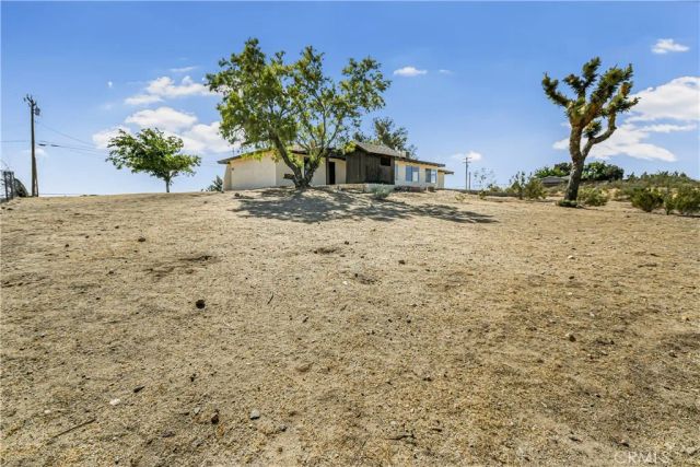 11694 Pepper, Hesperia, CA 92345
