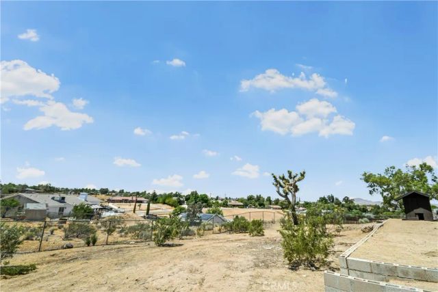 11694 Pepper, Hesperia, CA 92345