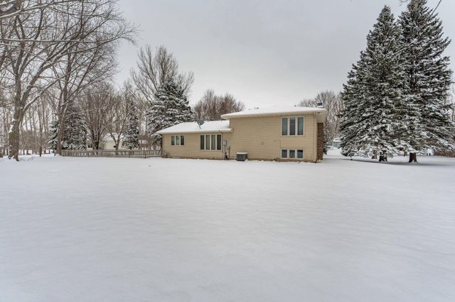 517 N Woodland Drive, Fergus Falls, MN 56537