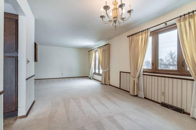 517 N Woodland Drive, Fergus Falls, MN 56537