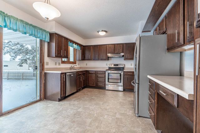 517 N Woodland Drive, Fergus Falls, MN 56537