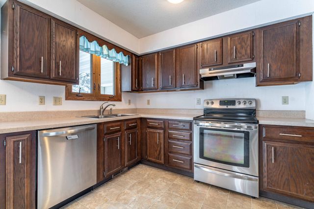 517 N Woodland Drive, Fergus Falls, MN 56537