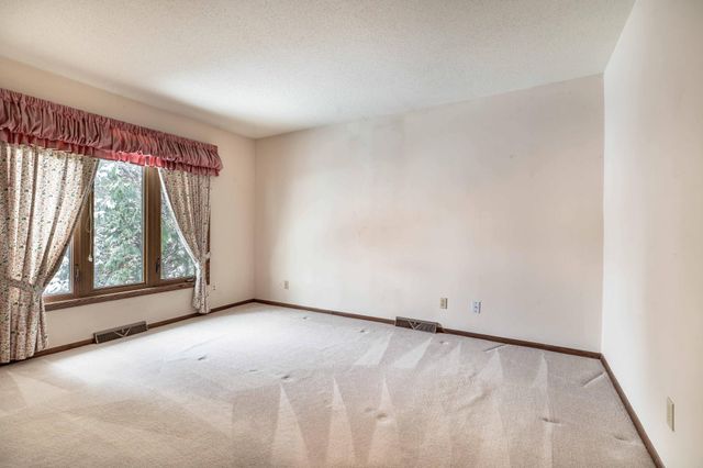 517 N Woodland Drive, Fergus Falls, MN 56537