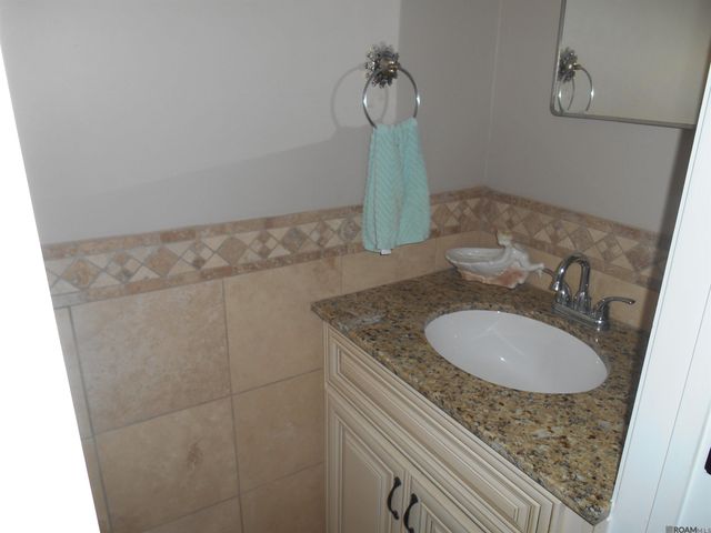 288 Fountainbleau Dr, Baton Rouge, LA 70819