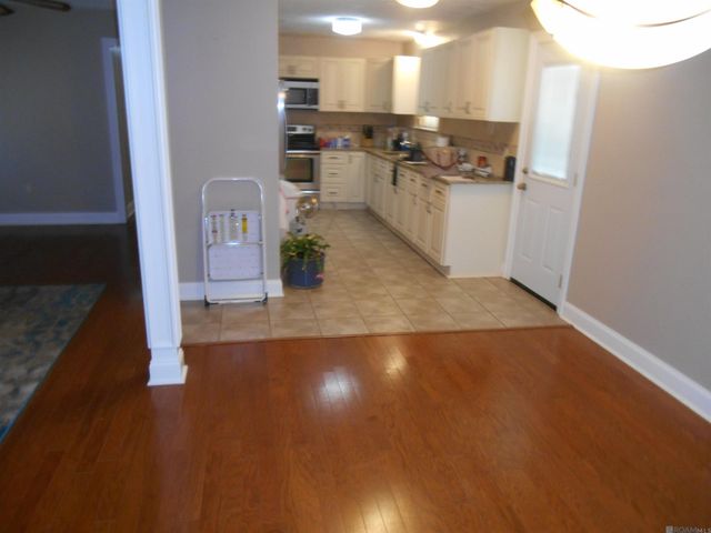 288 Fountainbleau Dr, Baton Rouge, LA 70819