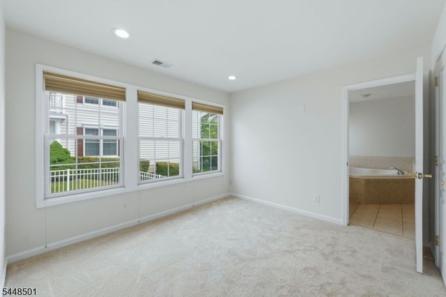 96 Hickory Hill Blvd, Totowa Boro, NJ 07512