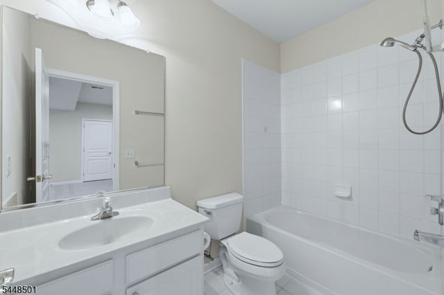 96 Hickory Hill Blvd, Totowa Boro, NJ 07512