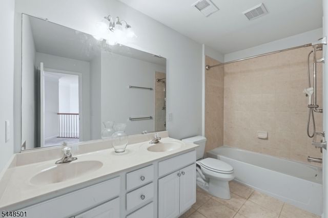 96 Hickory Hill Blvd, Totowa Boro, NJ 07512