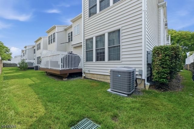 96 Hickory Hill Blvd, Totowa Boro, NJ 07512
