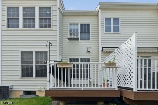 96 Hickory Hill Blvd, Totowa Boro, NJ 07512