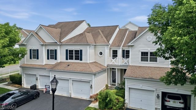 96 Hickory Hill Blvd, Totowa Boro, NJ 07512
