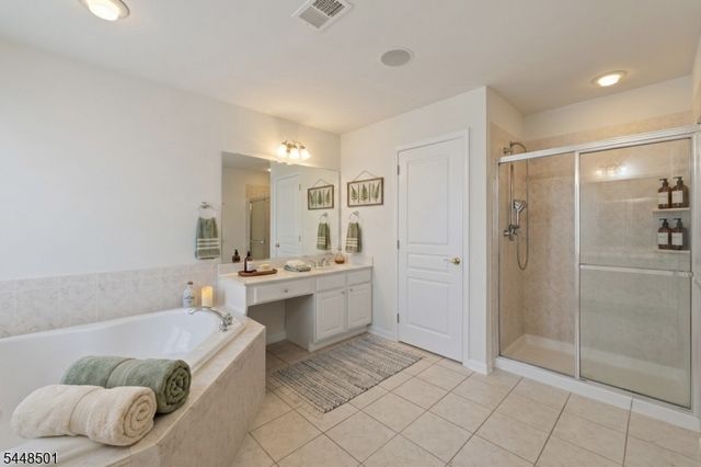 96 Hickory Hill Blvd, Totowa Boro, NJ 07512