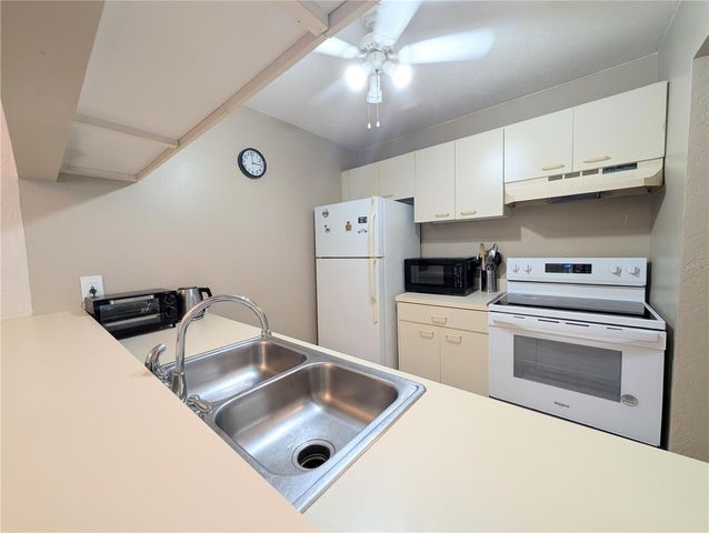 3609 59TH AVENUE W 3609, Bradenton, FL 34210