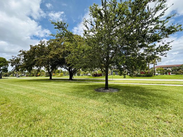 1400 SW 137 Avenue 107f, Pembroke Pines, FL 33027