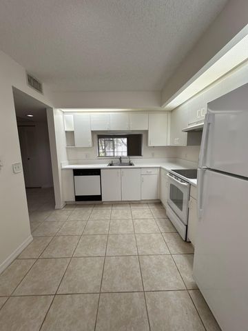 1400 SW 137 Avenue 107f, Pembroke Pines, FL 33027