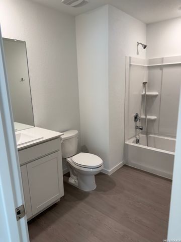 1310 TWISTED CRK, New Braunfels, TX 78130