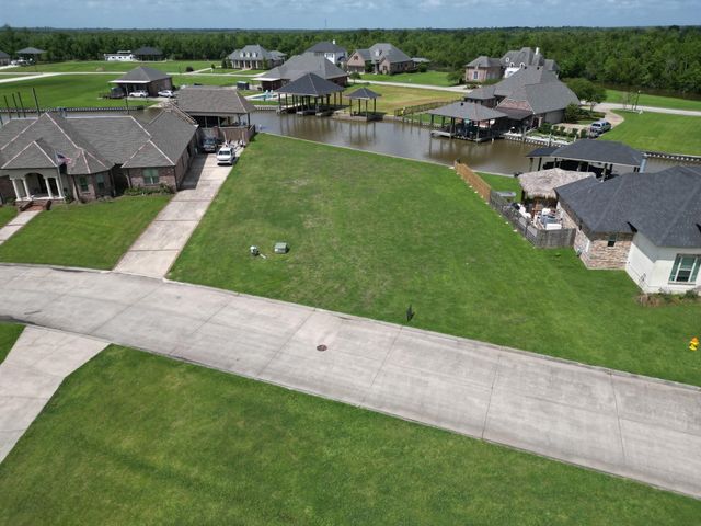 336 Tigerlily Dr, Houma, LA 70360