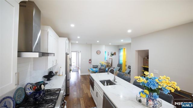 169 Oakwood Place, Orange, NJ 07050