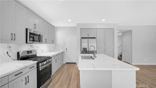 183 Kingswood, Irvine, CA 92620