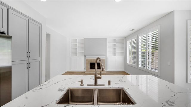183 Kingswood, Irvine, CA 92620