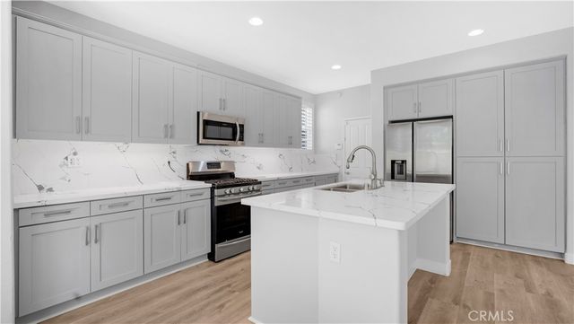 183 Kingswood, Irvine, CA 92620