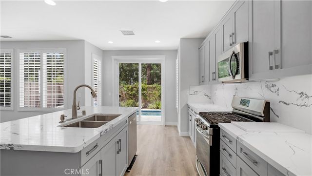 183 Kingswood, Irvine, CA 92620