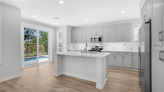183 Kingswood, Irvine, CA 92620