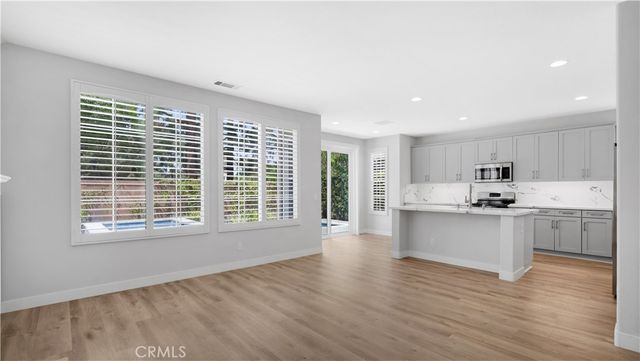 183 Kingswood, Irvine, CA 92620