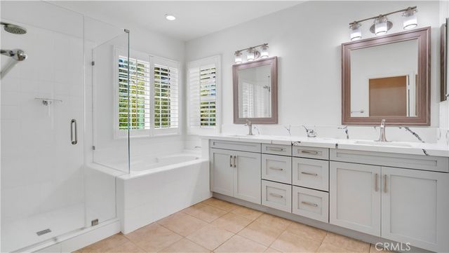 183 Kingswood, Irvine, CA 92620