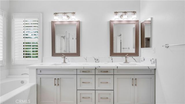 183 Kingswood, Irvine, CA 92620