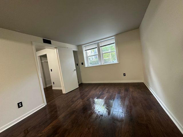 1831 W Melrose Street GARDEN, Chicago, IL 60657