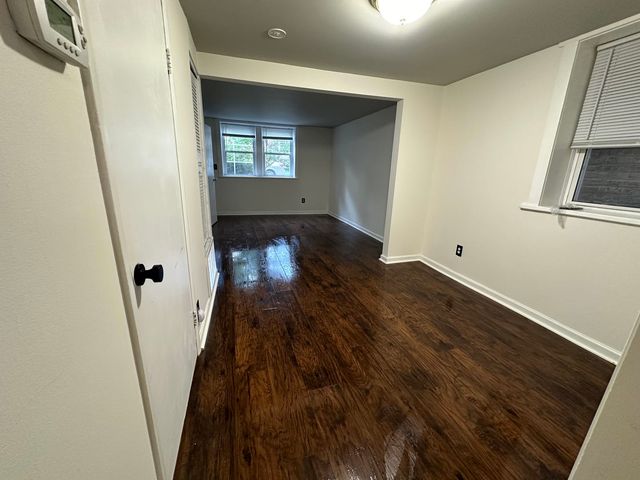 1831 W Melrose Street GARDEN, Chicago, IL 60657