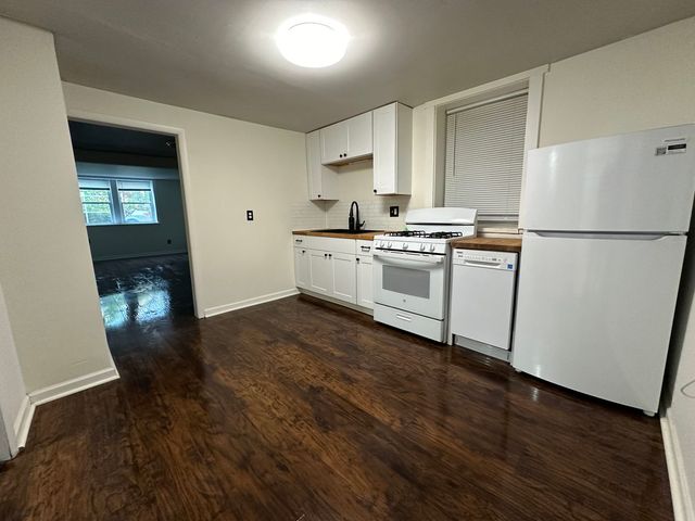 1831 W Melrose Street GARDEN, Chicago, IL 60657