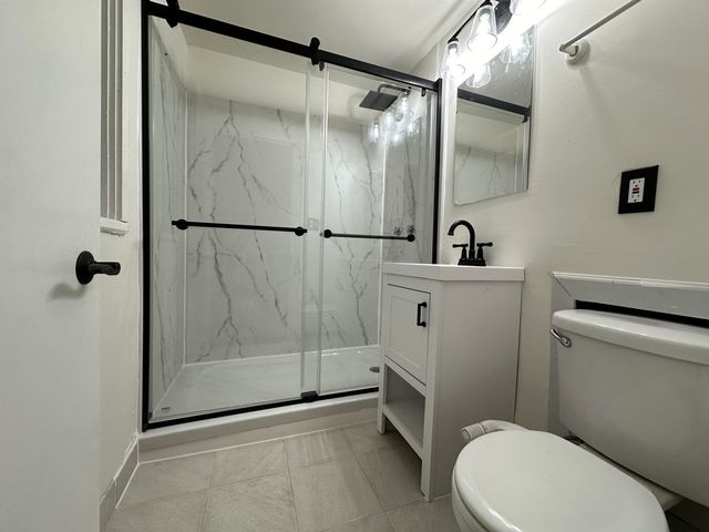 1831 W Melrose Street GARDEN, Chicago, IL 60657