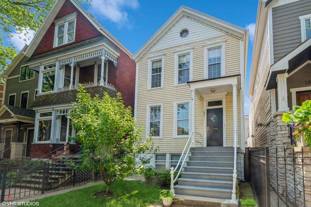 1831 W Melrose Street GARDEN, Chicago, IL 60657