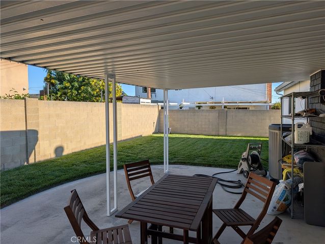 9786 Kathleen, Cypress, CA 90630