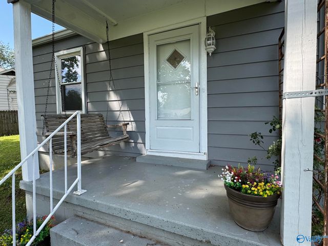 3918 9th Avenue SW, Huntsville, AL 35805