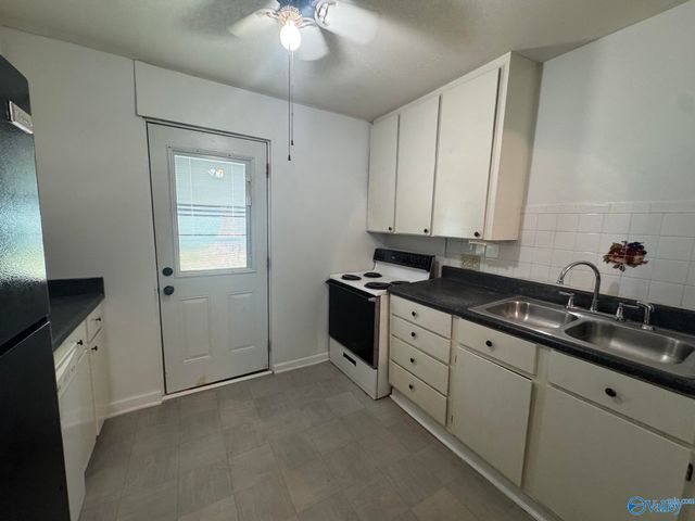 3918 9th Avenue SW, Huntsville, AL 35805