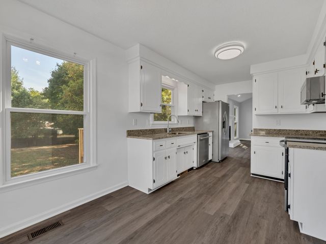 1778 Broadripple Dr, Clarksville, TN 37042