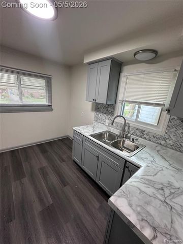 29707 Birchwood Street, Inkster, MI 48141