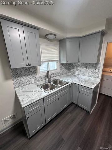 29707 Birchwood Street, Inkster, MI 48141