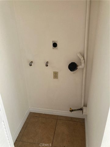 8505 Columbus Avenue 211, North Hills, CA 91343