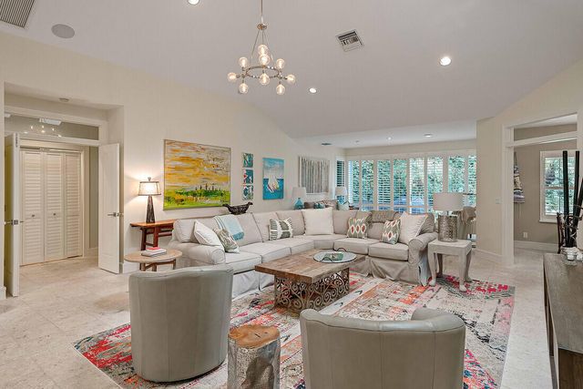 2901 Captains Way, Jupiter, FL 33477